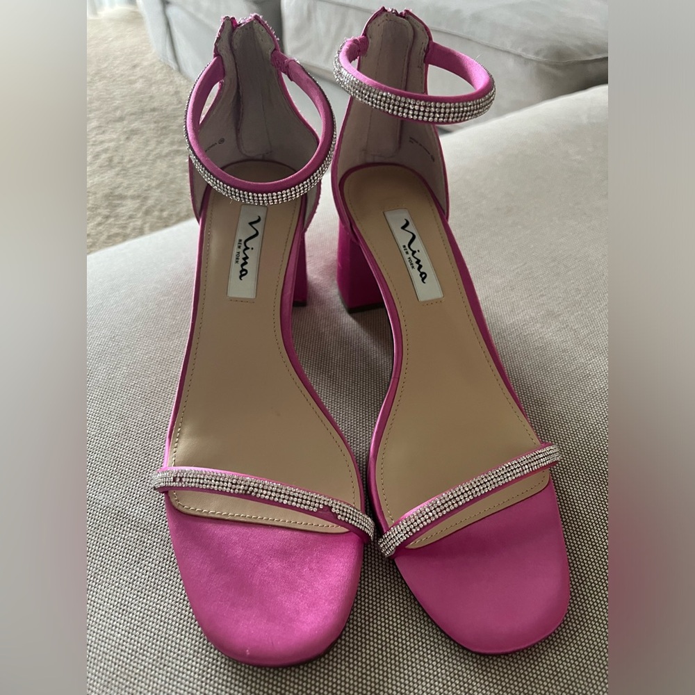 NIB BARBY by Nina ULTRA PINK SATIN CRYSTAL BLOCK MID-HEEL DRESSY SANDAL size 7,5
